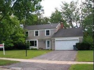 1645 We Go Trl, Deerfield, IL 60015