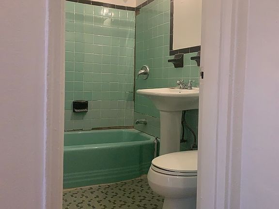 5th image of 118 Saint James Pl #3F