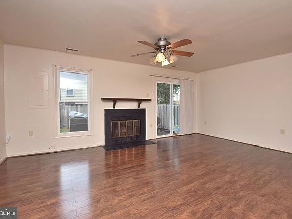 4th image of 7480 Emerald Dr