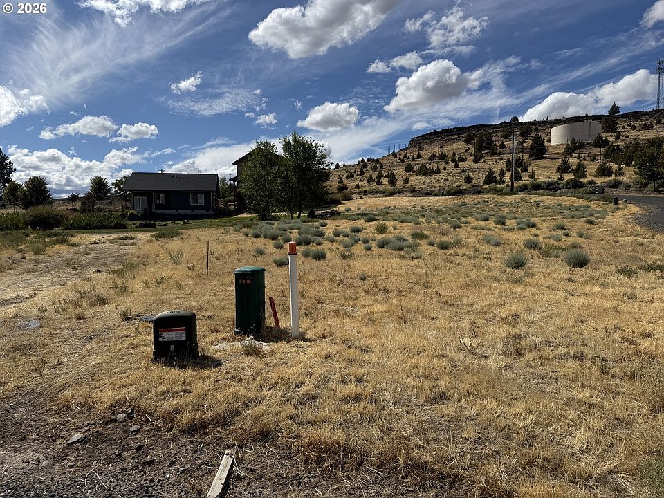 1st image of 405 Little Lake Rd