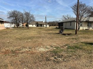 402 Garfield St, Mc Gregor, TX 76657