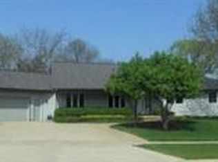 220 N Highland Dr, Cedar Falls, IA 50613