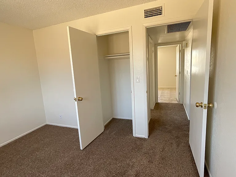 341 Anna Cir — Photo 16