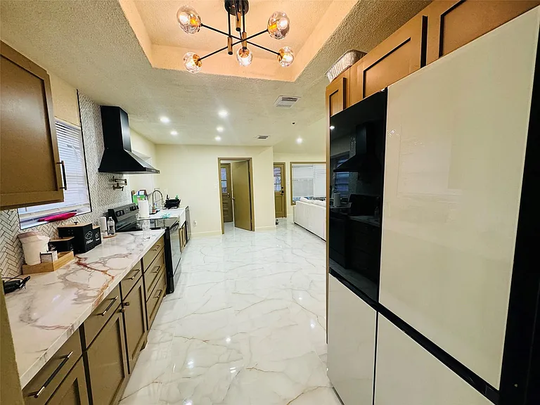 23230 Canyon Lake Dr — Photo 3