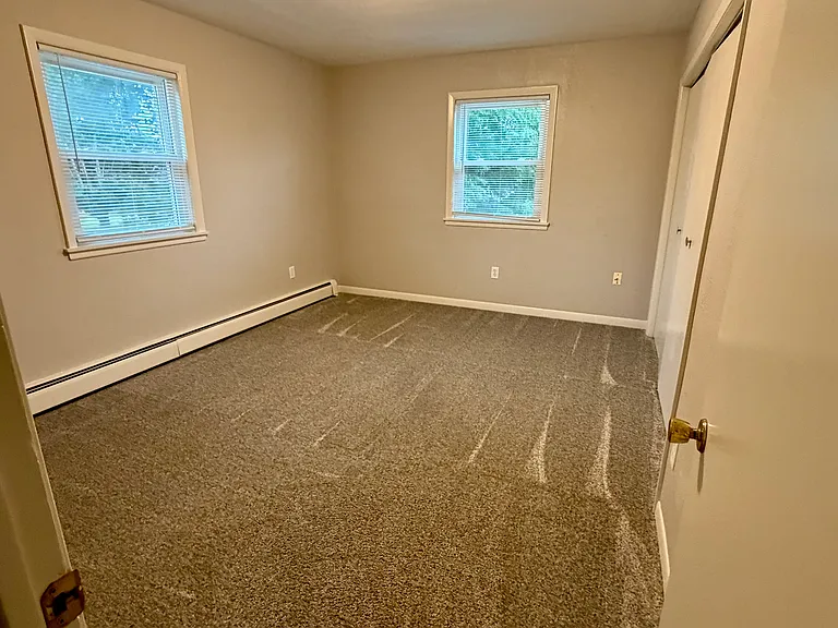 518 E Market St #5 — Photo 6