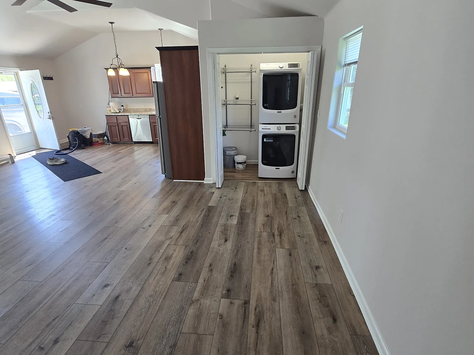 2 bed, 1250 sqft, $2,285 — Photo 4