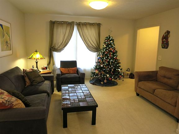 3rd image of 3211 Hamilton St
