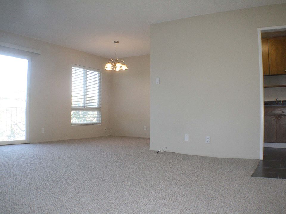1st image of 904 Peninsula Ave APT 410
