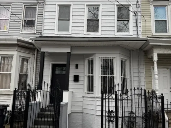 101 Garside St, Newark City, NJ 07104
