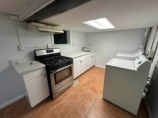 Rented by R New York | media 10