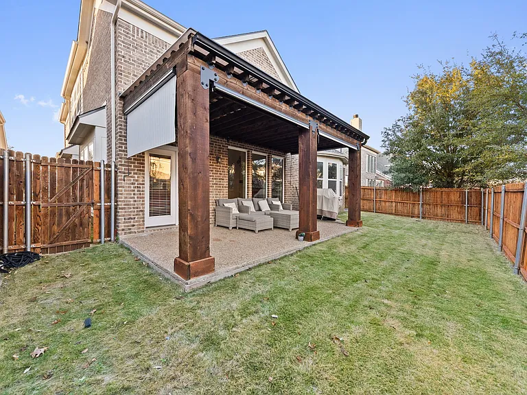15520 Mayflower Trl — Photo 32