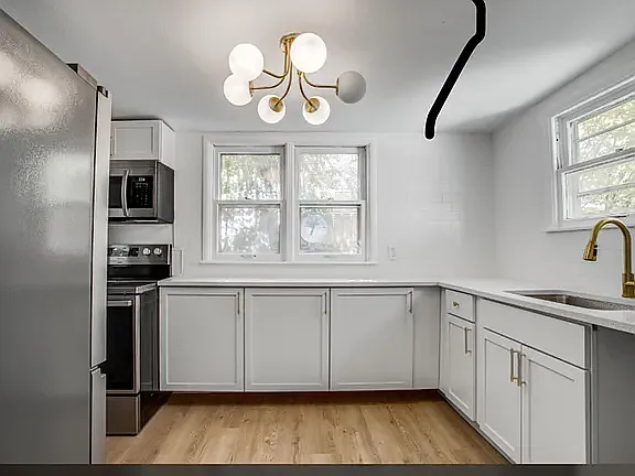 8419 Mercier St — Photo 3