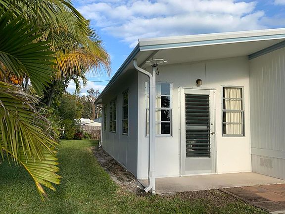 4th image of 8351 SE Skylark Avenue