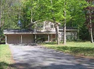 17 Loughberry Rd, Saratoga Springs, NY 12866