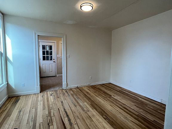 4th image of 417 W 3rd St APT 1