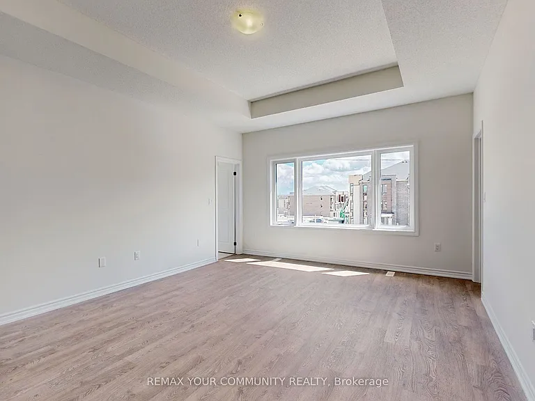 105 Halldorson Ave — Photo 19