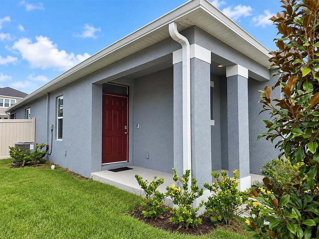 3 bed, 2.0 bath, 1620 sqft, $2,300 — Photo 3