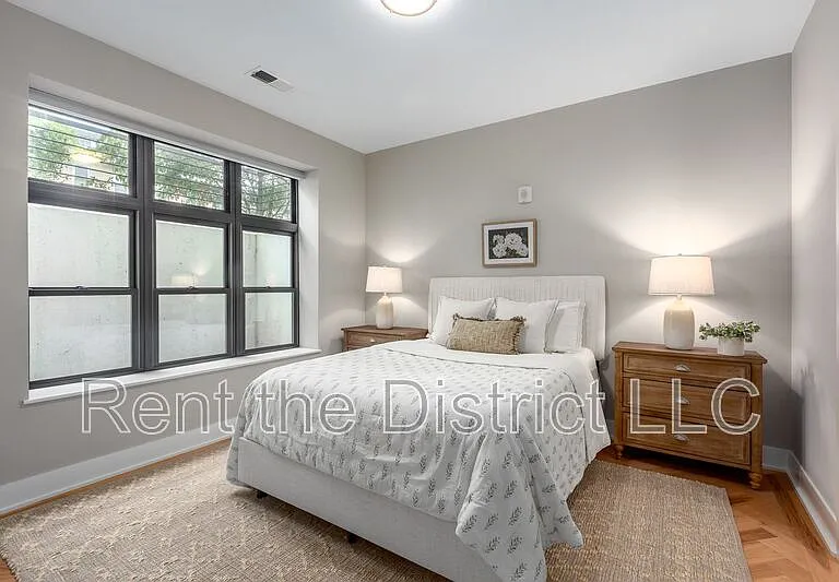1345 K St SE #T-01 — Photo 11