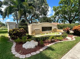 609 Sea Pine Way APT D2, Greenacres, FL 33415