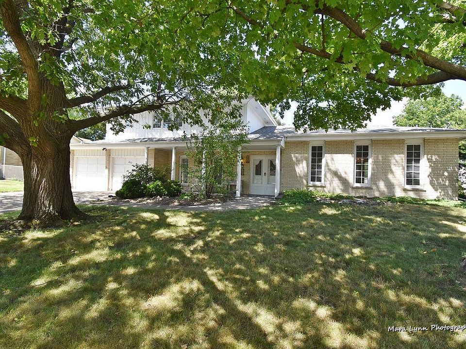 1st image of 2437 Cambridge Dr