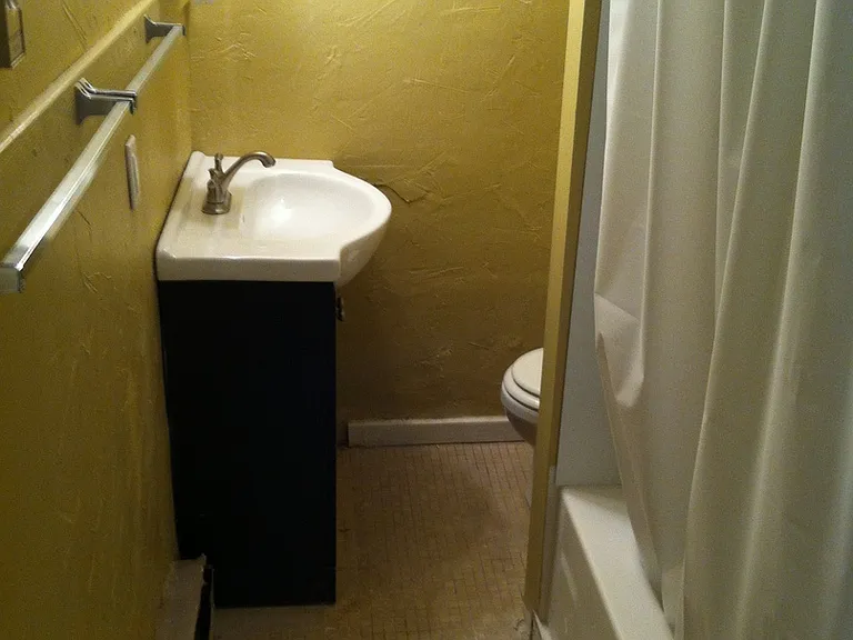 1115 Main St #D — Photo 4