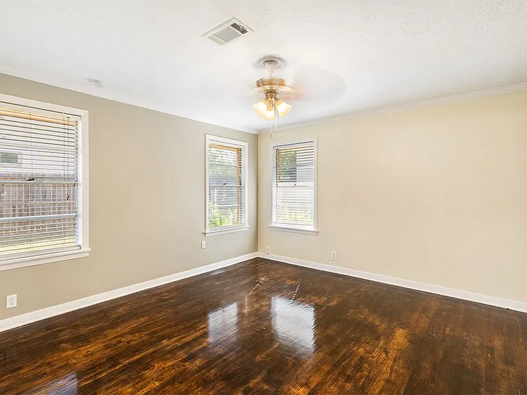 209 Helena St — Photo 16