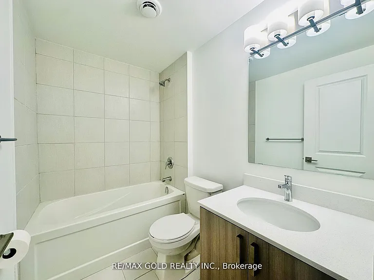 4015 Hickory Dr #13 — Photo 8