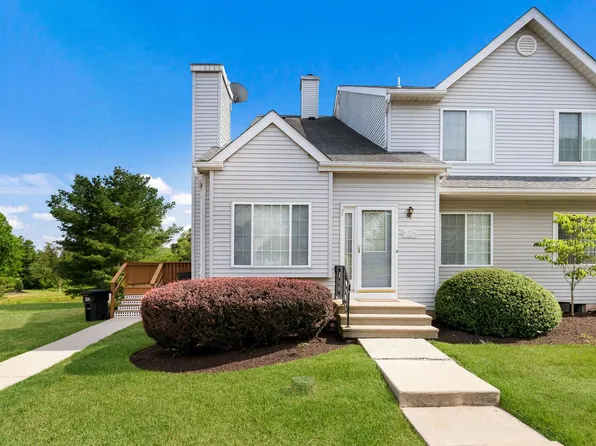 326 Pondview Dr, Harleysville, PA 19438
