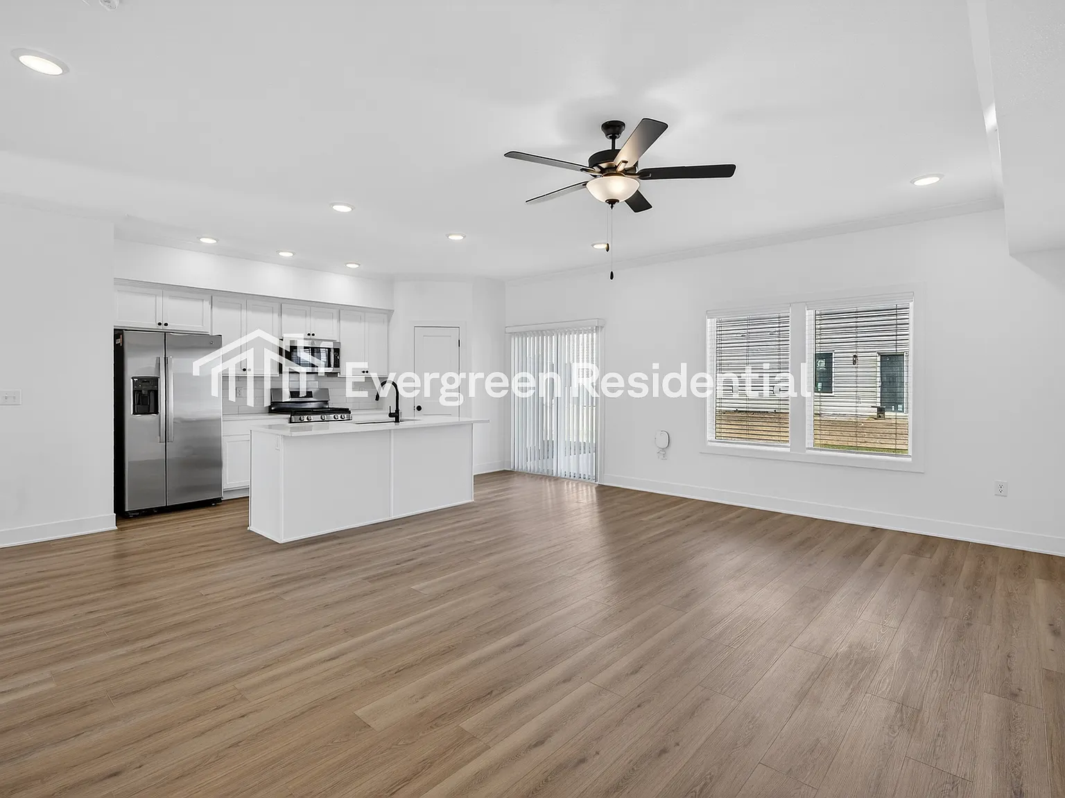 3 bed, 2.5 bath, 1608 sqft, $2,195 — Photo 2