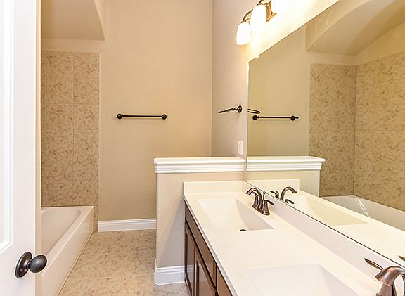 5th image of 4107 Pearl Crescent Ln