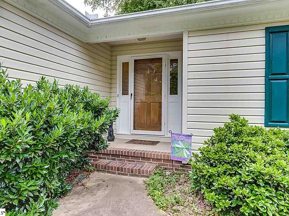 3rd image of 4 Yonah Ct