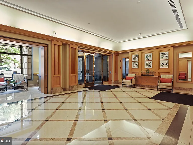 601 Pennsylvania Ave NW #610 — Photo 18