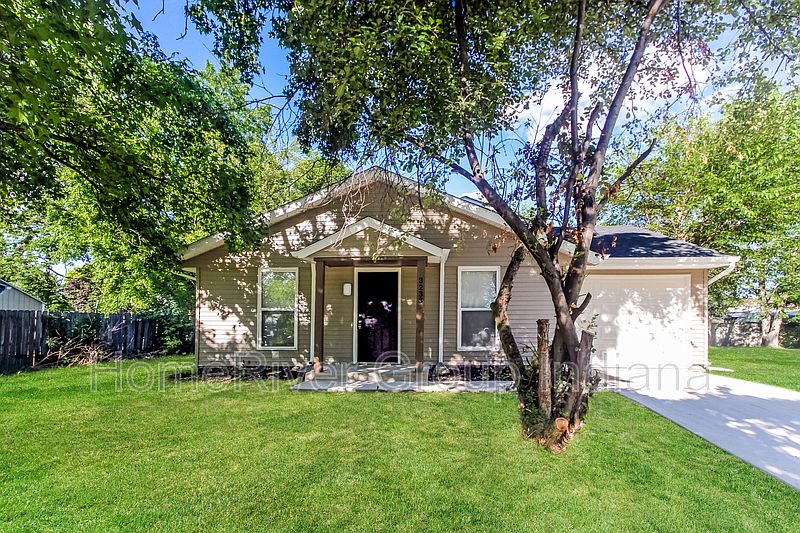1st image of 3233 Eastbrooke Cir
