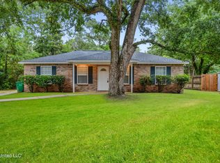 1604 Doe St, Ocean Springs, MS 39564