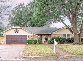 717 NW Barbara Ln, Burleson, TX 76028