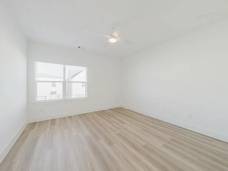 11661 Liberty Commons Ct — Photo 28