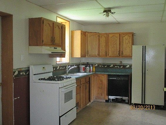 3rd image of 139 N Vine St