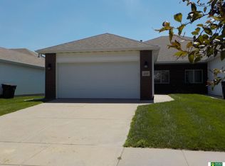 2355 City View Ct, Lincoln, NE 68521