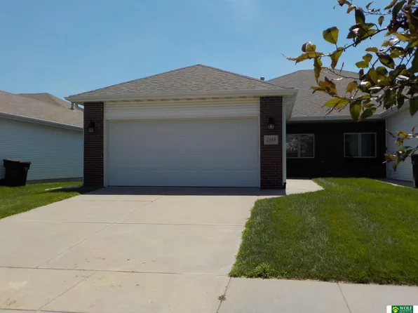 2355 City View Ct, Lincoln, NE 68521