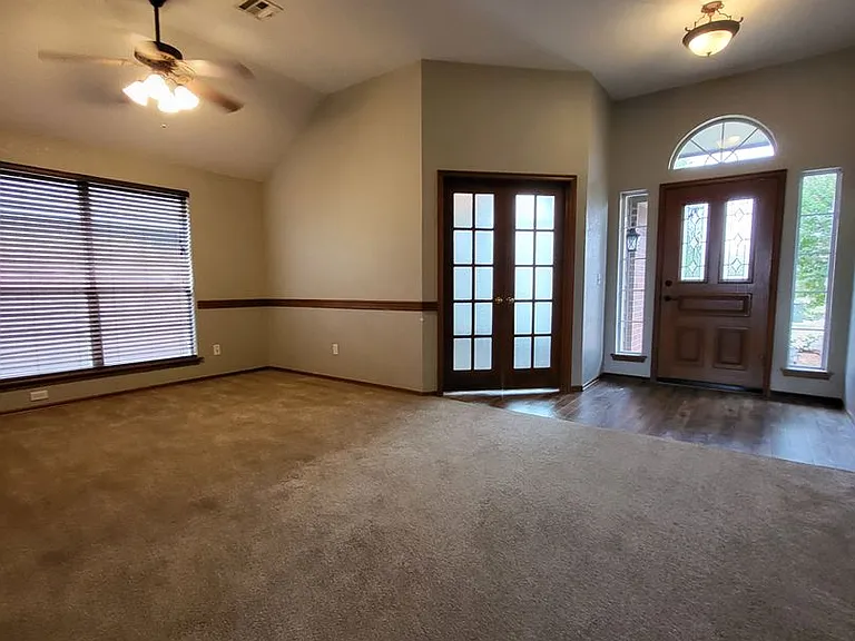 3517 Glisten St — Photo 3