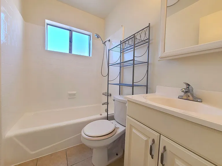 Central Ave. - 1302-1308 E. — Photo 14