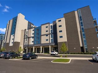 16 Concord Pl #346, Grimsby, ON L3M 0G7