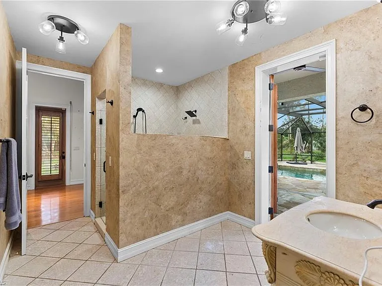 840 Jung Blvd W — Photo 21