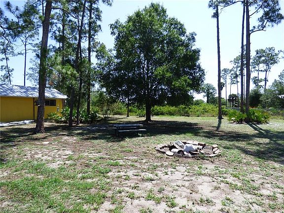 5th image of 812 Clayton Ave