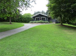 7586 S Pearl Rd, Oakfield, NY 14125