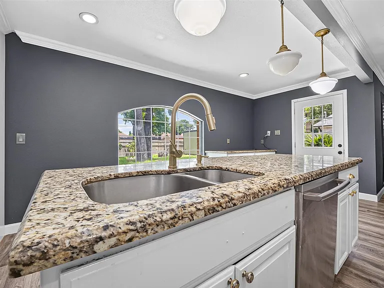 7713 Yoe St — Photo 18