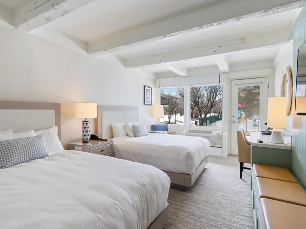 269 Fontana BOULEVARD #1517, Fontana, WI 53125