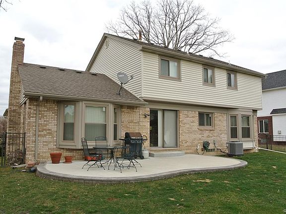 4th image of 44087 Pentwater Dr