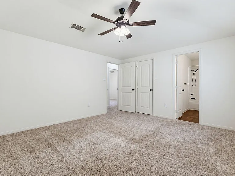 108 E Reagan Ave — Photo 10