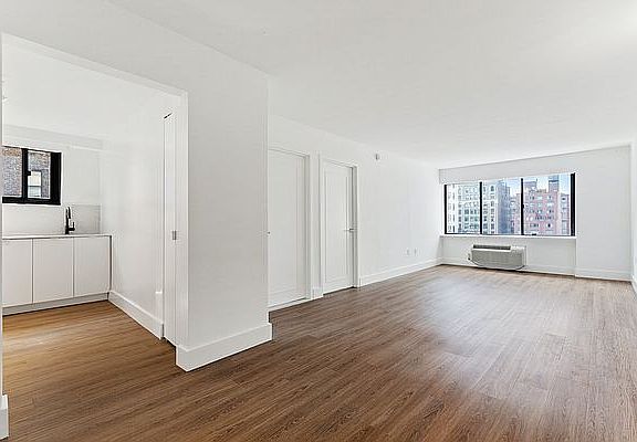 4th image of 160 W 24th St #N